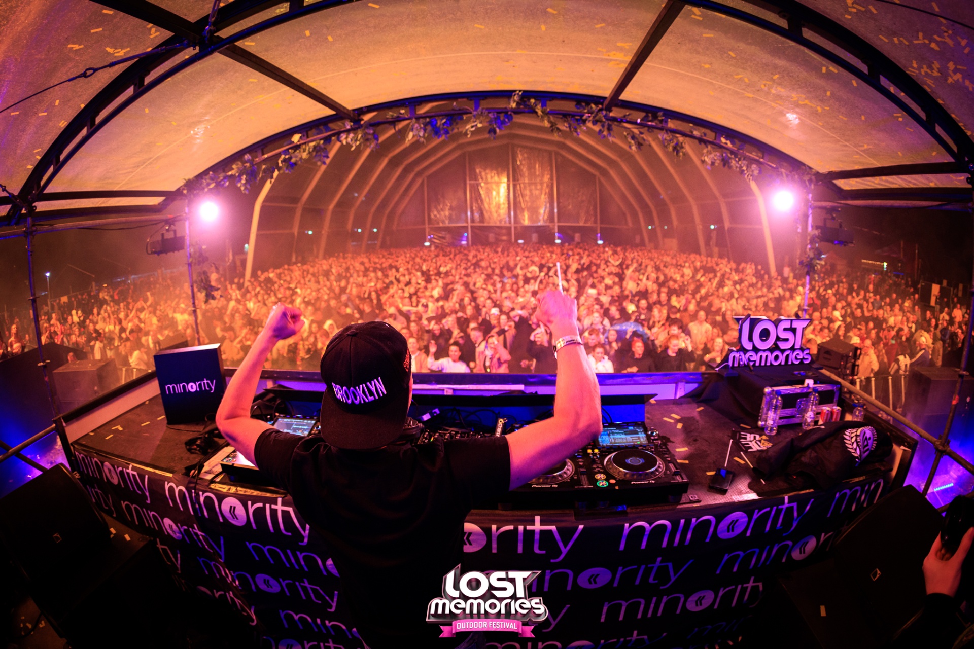 DJ performance
